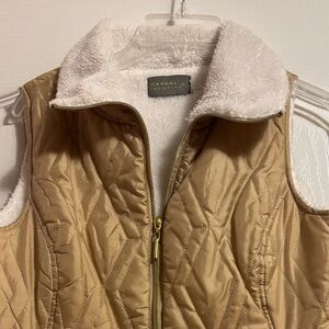 Cozy Golf Quilted Vest with Plush inside and Gold Zipper
